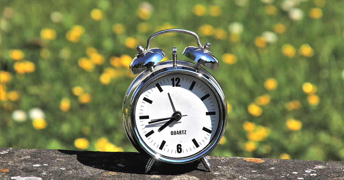 Whether you are a small business owner, or in charge of larger operations, there are a few reasons to consider offering your employees the ability to have early access to wages.